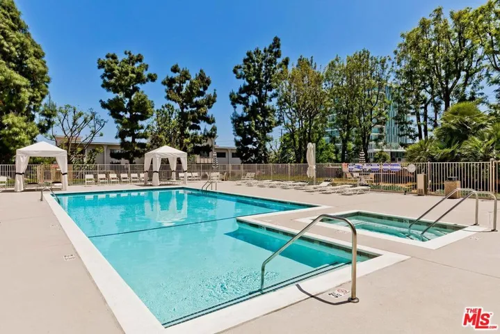 Community Pool and Spa