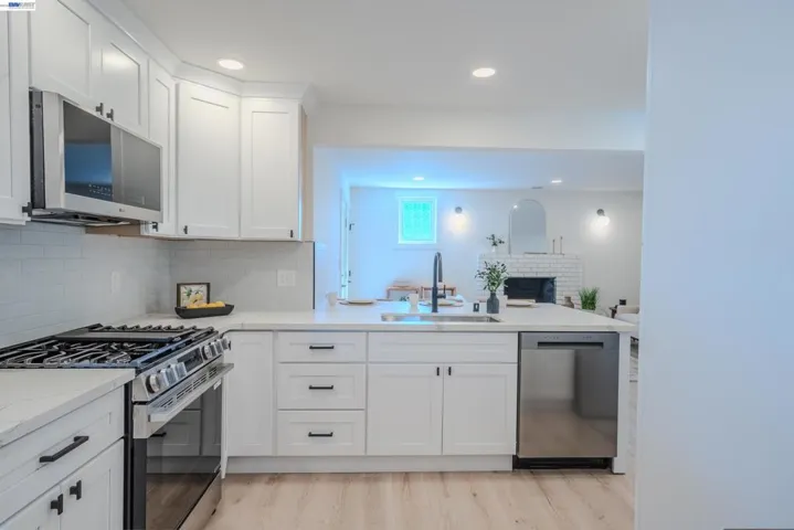 3672 Sanford St, Concord, California 94520 — photo 4