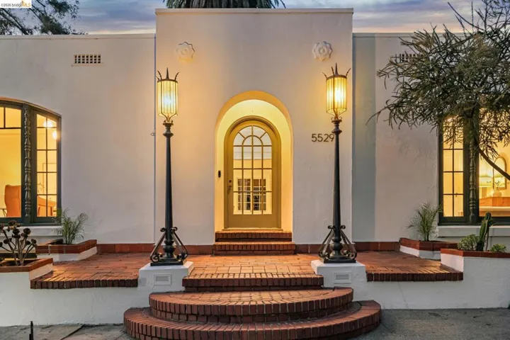 5529 Snake Rd, Oakland, California 94611 — photo 4