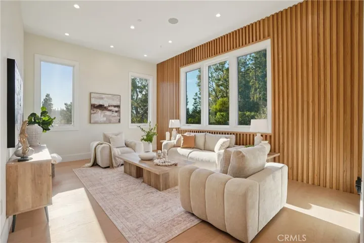 17354 Toquet Drive, Encino, California 91316 — photo 4