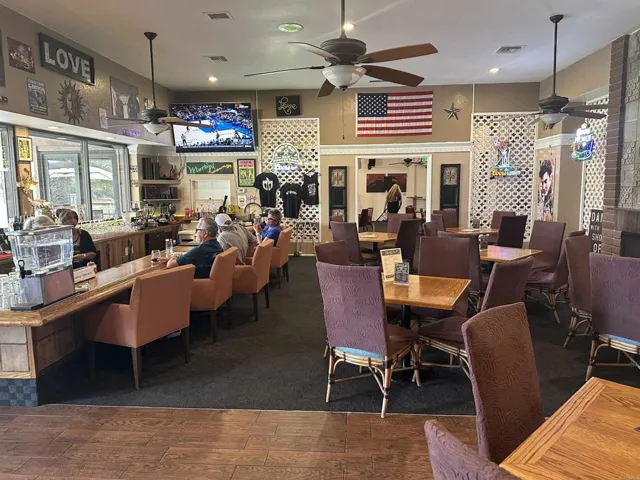 Restaurant & Bar