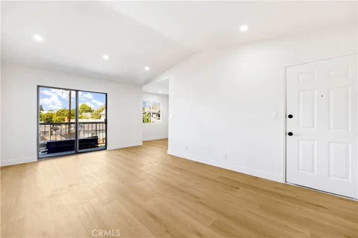 262 W Valencia F, Burbank, California 91502 — photo 4