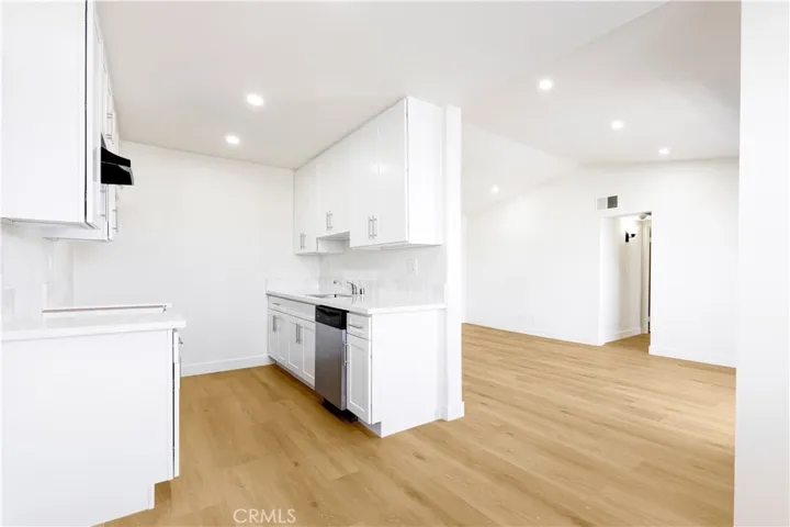 262 W Valencia F, Burbank, California 91502 — photo 5