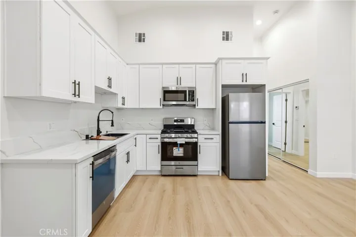 835 E Lomita B, Glendale, California 91205 — photo 4