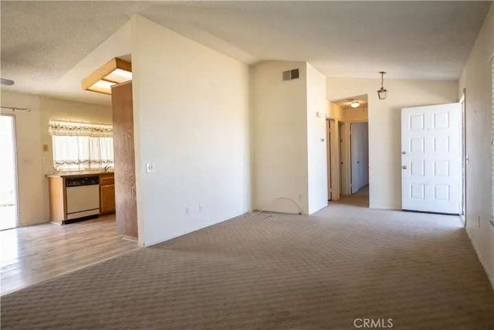 11318 Newland Court, Victorville, California 92392 — photo 5