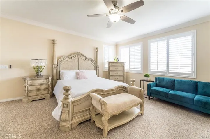 SPACIOUS MASTER BED ROOM