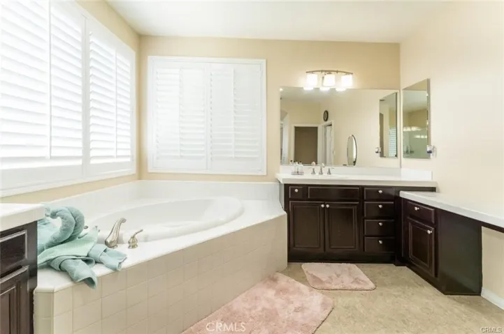 MASTER BATH WITH 2 SEPARARE SINKS