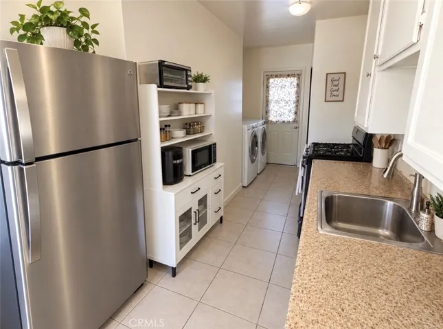 9504 Otis, South Gate, California 90280 — photo 5