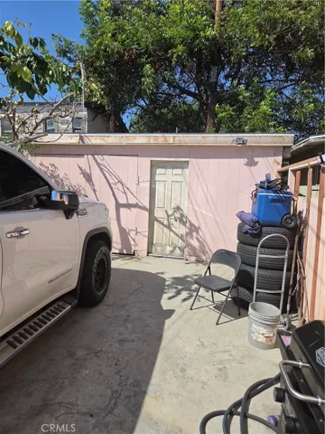 907 E 50th, Los Angeles, California 90011 — photo 5