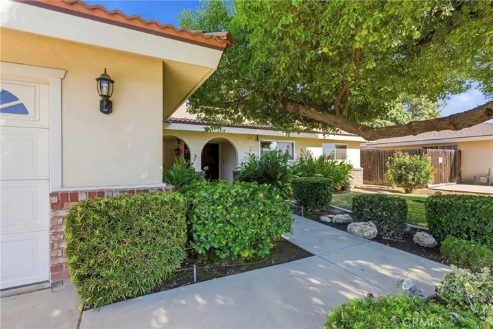 2408 Courtleigh Drive, Bakersfield, California 93309 — photo 5