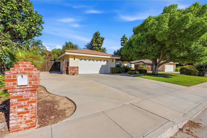 2408 Courtleigh Drive, Bakersfield, California 93309 — photo 4