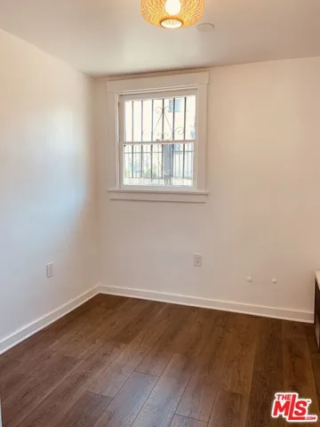 1030 S Burlington Avenue 1030 1/2, Los Angeles, California 90006 — photo 5