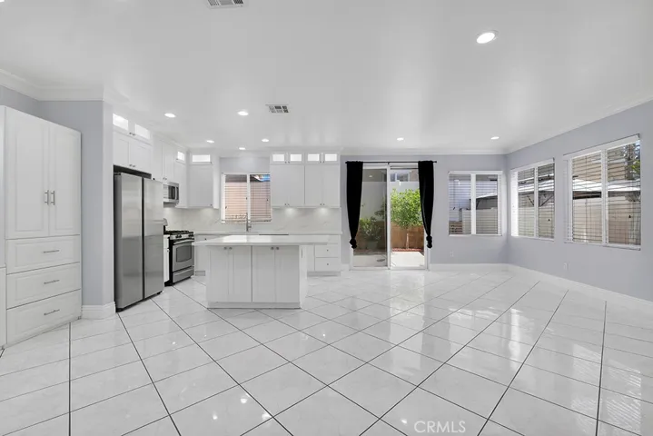 12445 Sonoma Drive, Pacoima, California 91331 — photo 4