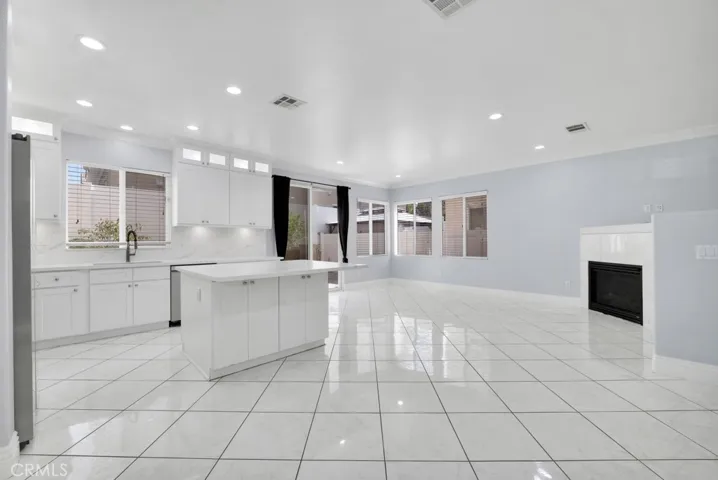12445 Sonoma Drive, Pacoima, California 91331 — photo 5