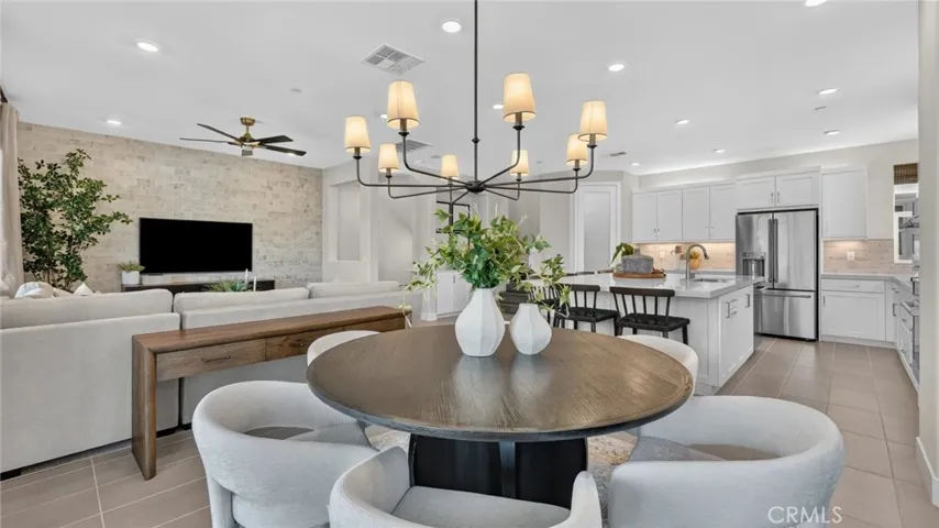 933 Treble, Irvine, California 92618 — photo 4