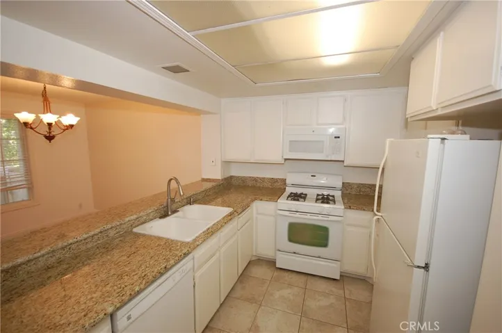 89 Greenfield 64, Irvine, California 92614 — photo 5