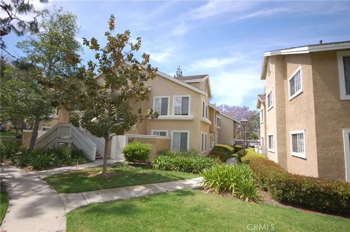 89 Greenfield 64, Irvine, California 92614 — photo 4