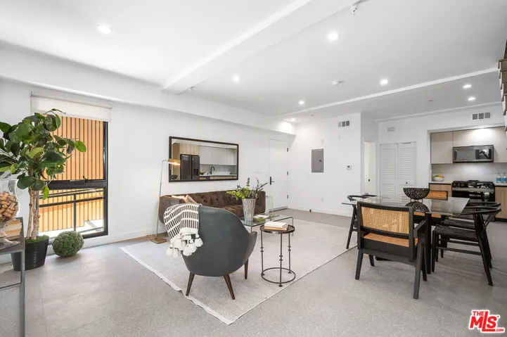 1016 N Martel Avenue Th 101, West Hollywood, California 90046 — photo 4