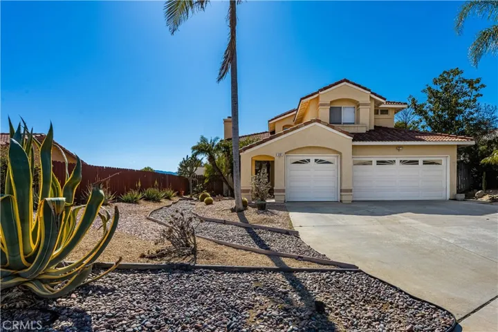 690 Canterbury Circle, Corona, California 92879 — photo 4