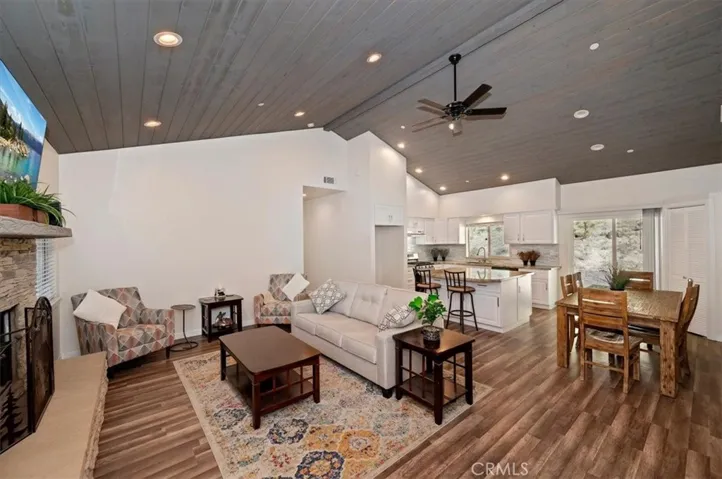 411 Grass Valley, Lake Arrowhead, California 92317 — photo 5