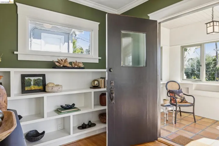 5850 Lawton Ave, Oakland, California 94618 — photo 4