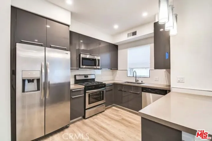 14822 Magnolia Boulevard 105, Sherman Oaks, California 91403 — photo 5