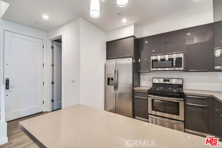 14822 Magnolia Boulevard 105, Sherman Oaks, California 91403 — photo 4