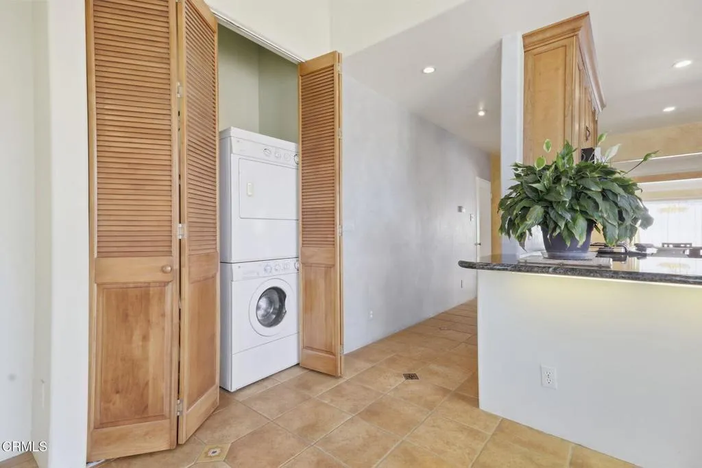 30-web-or-mls-111_S_Catalina_St_Ventura_