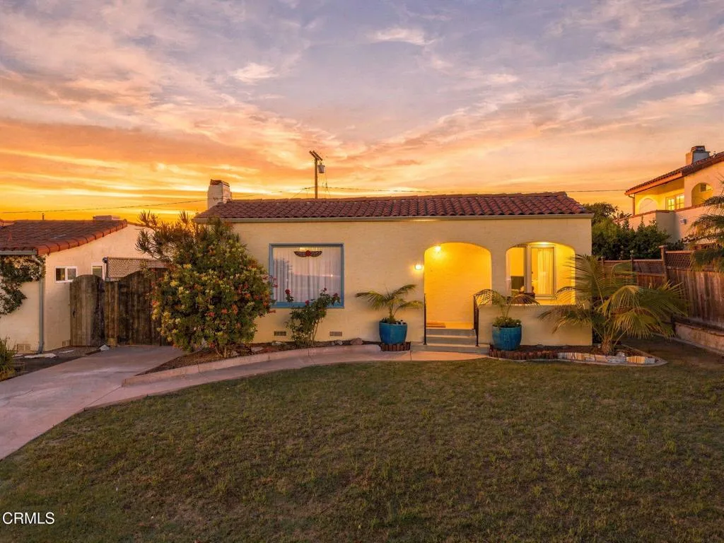1-web-or-mls-111_S_Catalina_St_Ventura_C