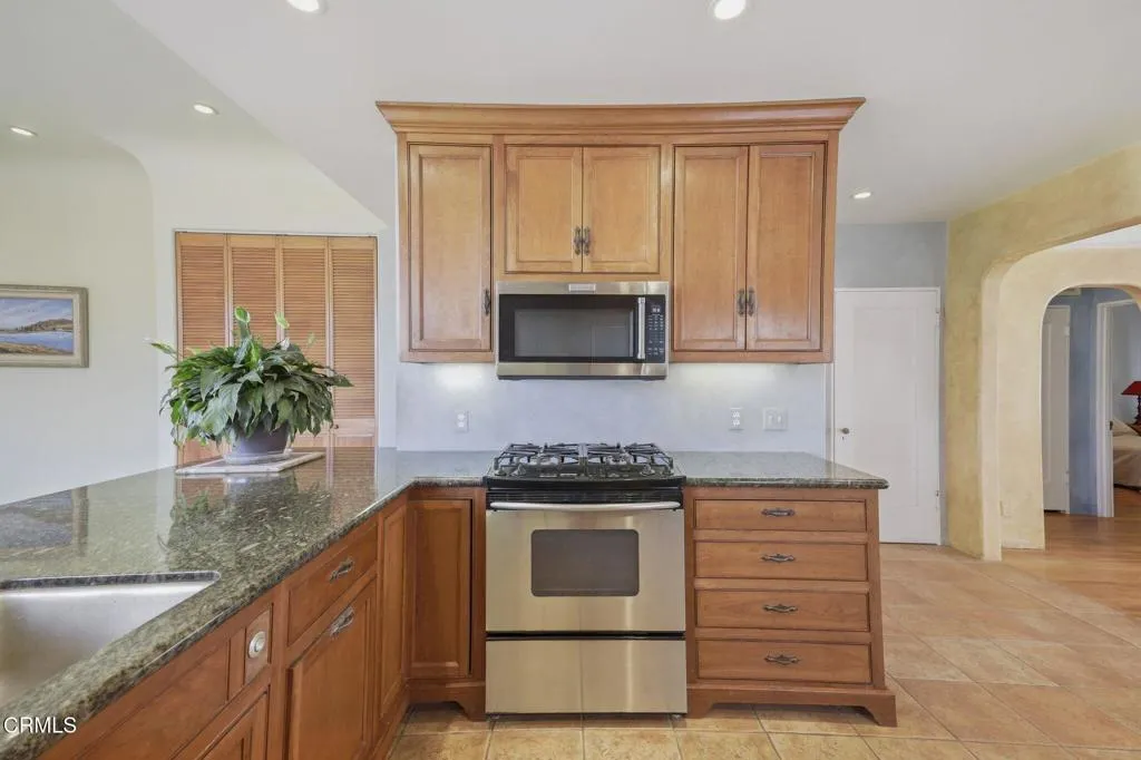 23-web-or-mls-111_S_Catalina_St_Ventura_