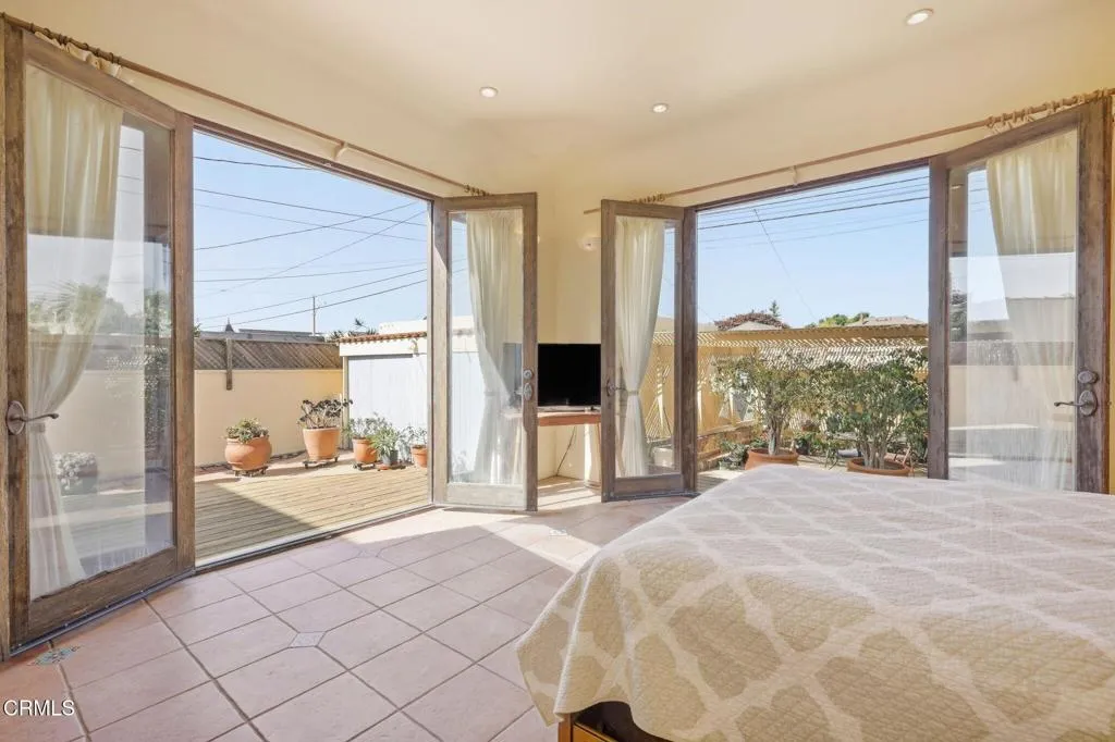 34-web-or-mls-111_S_Catalina_St_Ventura_