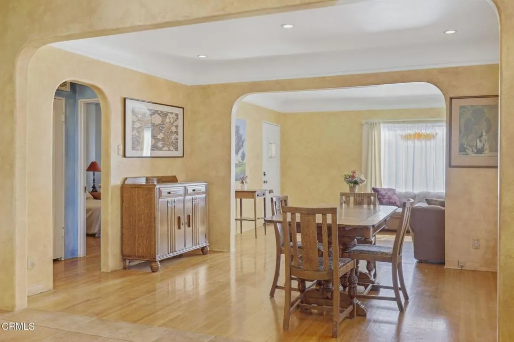 27-web-or-mls-111_S_Catalina_St_Ventura_