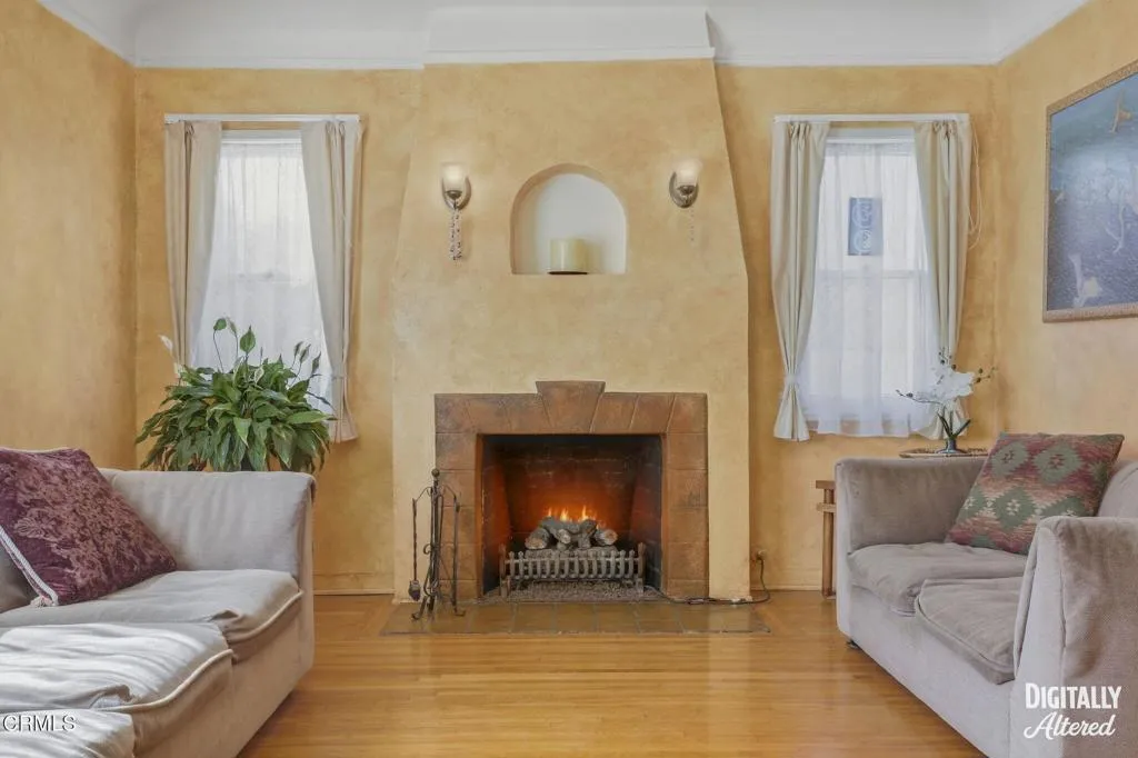 14-web-or-mls-111_S_Catalina_St_Ventura_