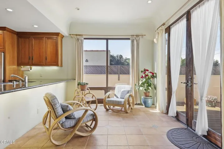 24-web-or-mls-111_S_Catalina_St_Ventura_
