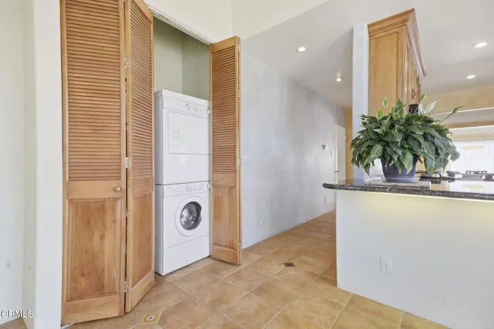 30-web-or-mls-111_S_Catalina_St_Ventura_