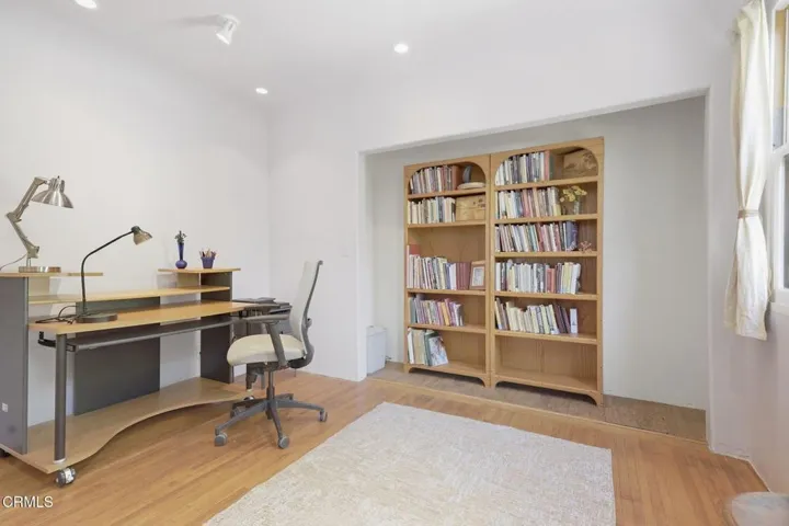 29-web-or-mls-111_S_Catalina_St_Ventura_