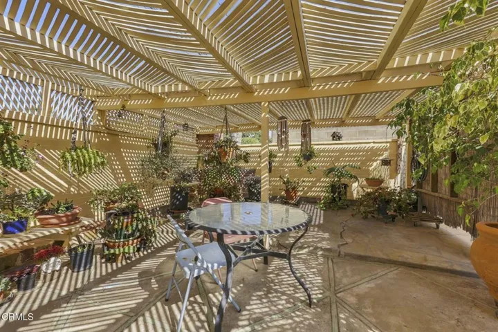 48-web-or-mls-111_S_Catalina_St_Ventura_