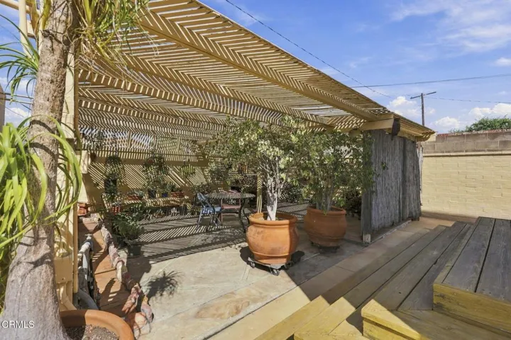 50-web-or-mls-111_S_Catalina_St_Ventura_