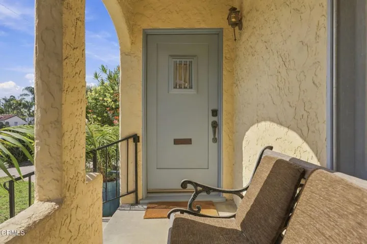 7-web-or-mls-111_S_Catalina_St_Ventura_C