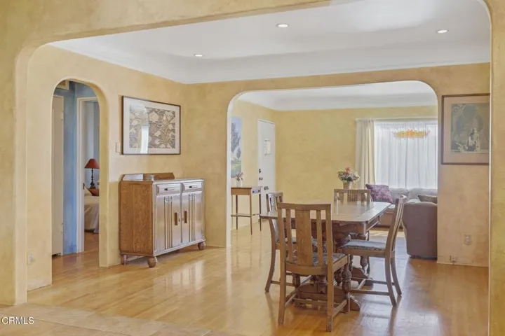 27-web-or-mls-111_S_Catalina_St_Ventura_