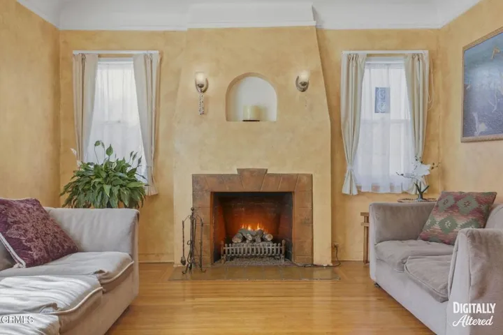 14-web-or-mls-111_S_Catalina_St_Ventura_