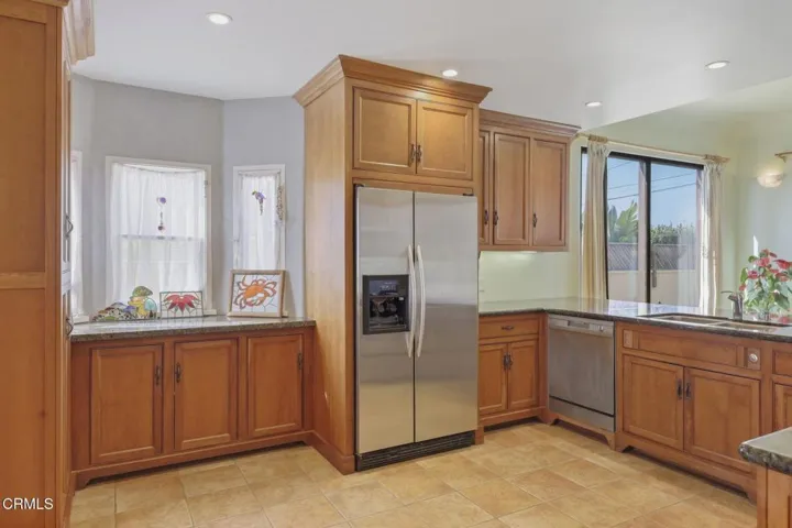 22-web-or-mls-111_S_Catalina_St_Ventura_