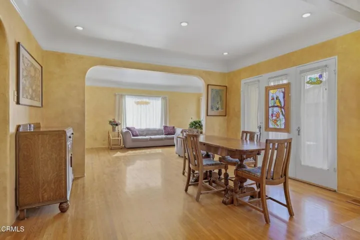 19-web-or-mls-111_S_Catalina_St_Ventura_