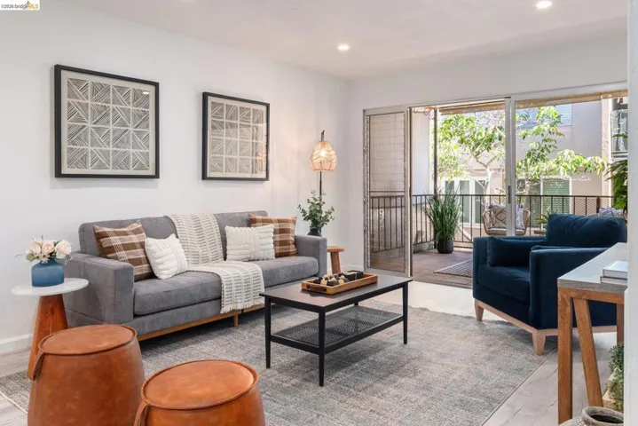 567 Oakland Avenue 211, Oakland, California 94611 — photo 5