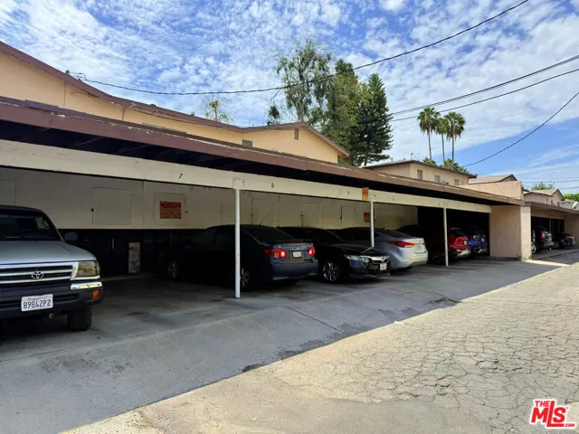 19419 Victory Boulevard, Reseda, California 91335 — photo 4