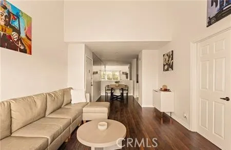 365 Burchett Street 303, Glendale, California 91203 — photo 4