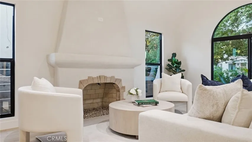 2943 Chesapeake, Los Angeles, California 90016 — photo 5