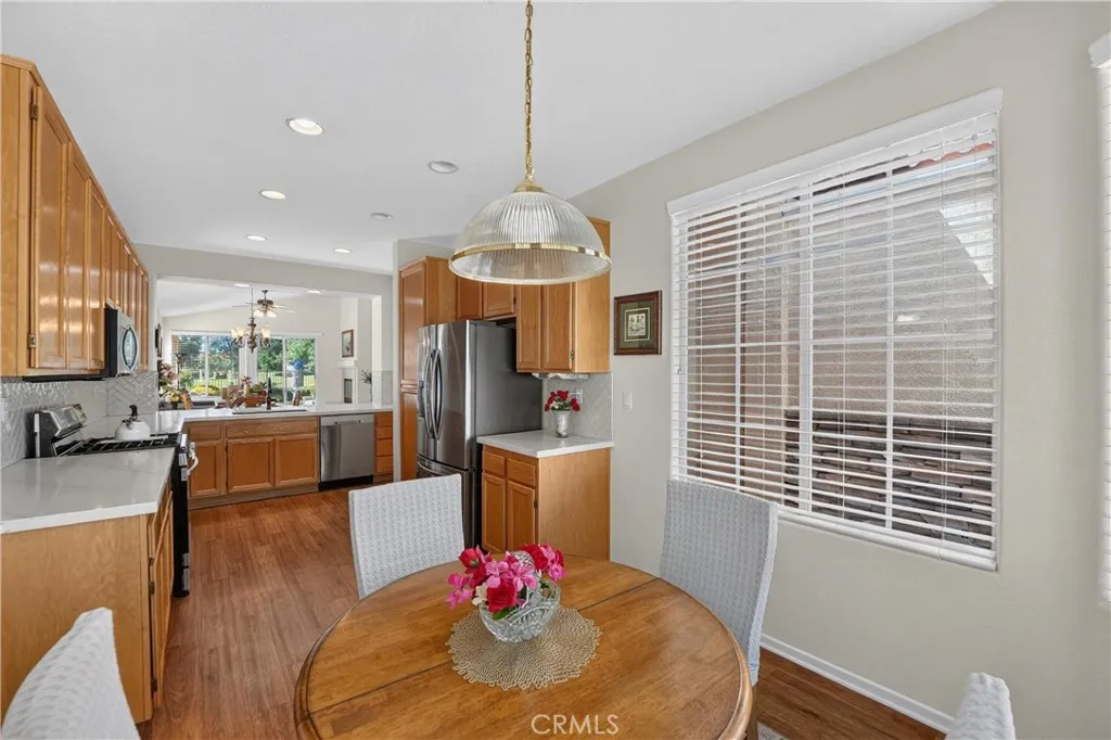 Eat in kitchen