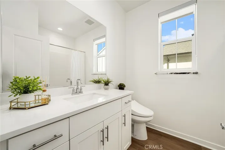 Secondary Bathroom.