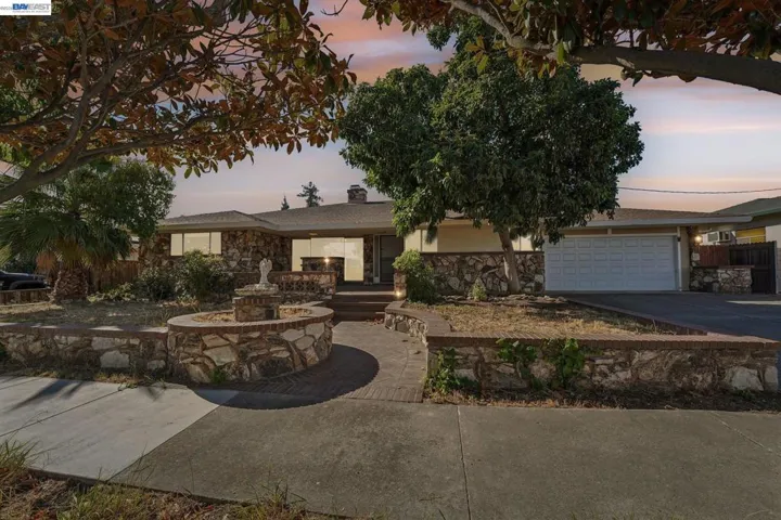 214 Redondo Dr, Pittsburg, California 94565 — photo 4